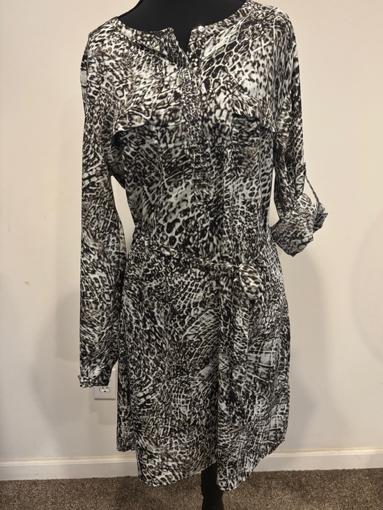 Jennifer Lopez Dresses & Skirts - Black & White Animal Print Shirt Dress with rhinestone detail - Women's size 14